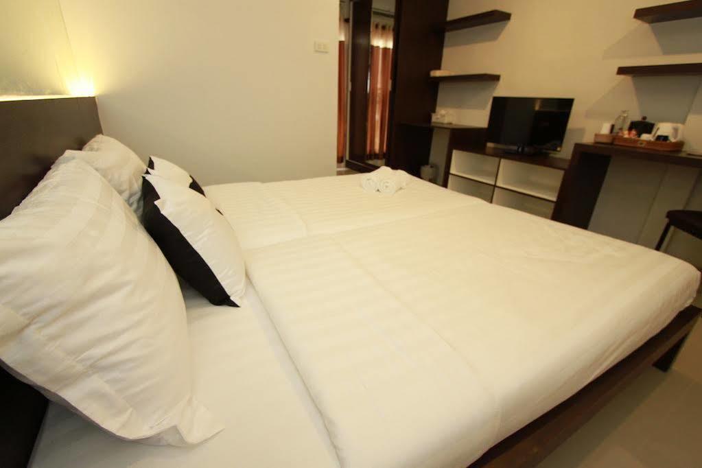 Bed By City Hotel Банкок Екстериор снимка