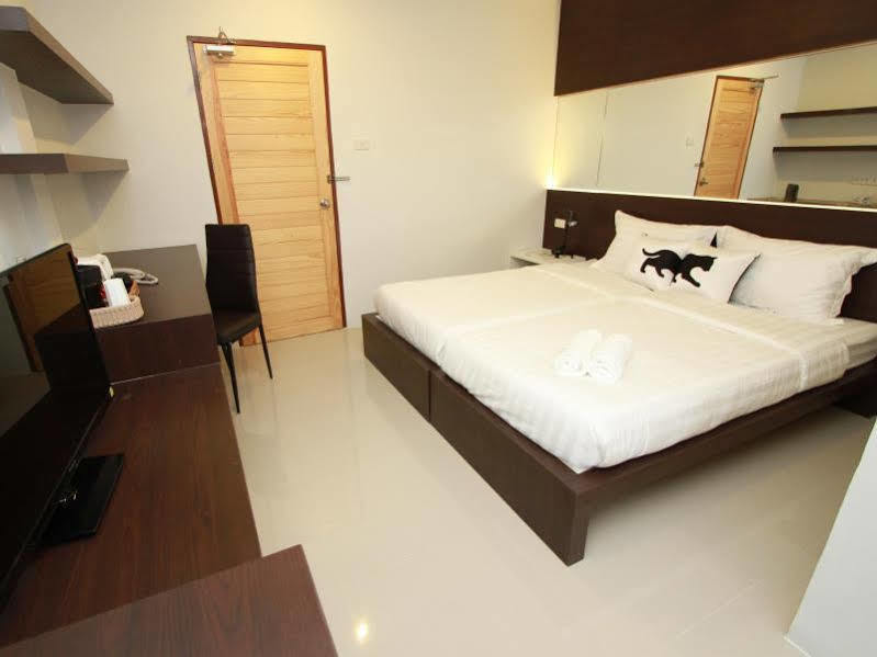 Bed By City Hotel Банкок Екстериор снимка
